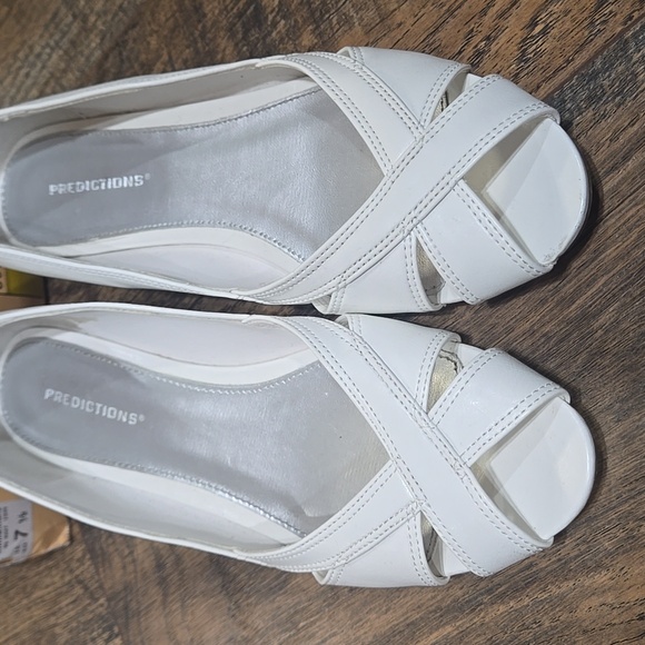 Predictions Women's Cream Peep Toe Wedges - Picture 2 of 4